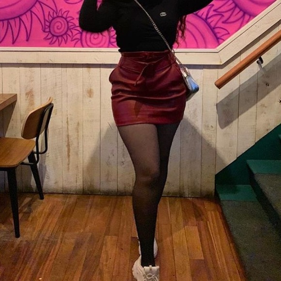 Zara mini skirt red leather (simili) large - Picture 7 of 7